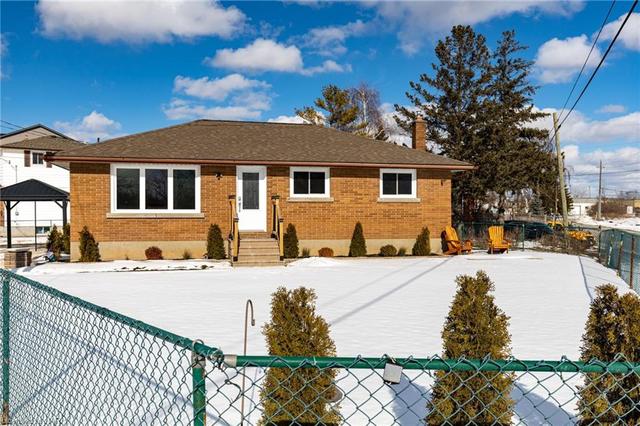 72 Battle Street, House detached with 4 bedrooms, 2 bathrooms and null parking in Thorold ON | Image 1