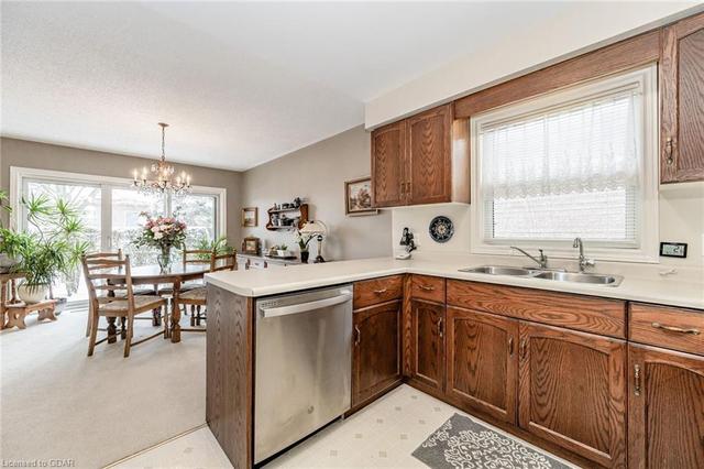 29 Cherry Blossom Circle, House detached with 2 bedrooms, 2 bathrooms and 2 parking in Guelph ON | Image 5
