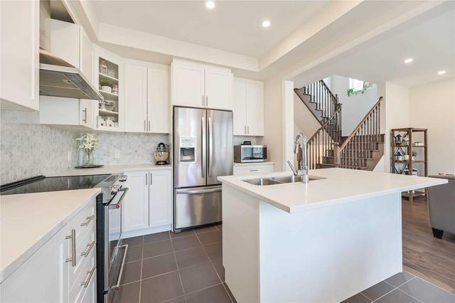 54 Mondial Cres, House attached with 4 bedrooms, 3 bathrooms and 2 parking in East Gwillimbury ON | Image 23