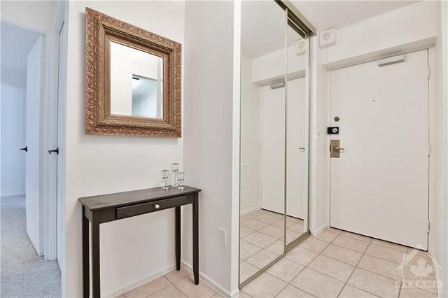 2706 - 1025 Richmond Road, Condo with 2 bedrooms, 2 bathrooms and 2 parking in Ottawa ON | Image 7