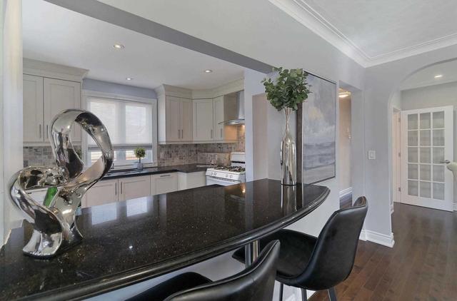 30 Castille Ave, House detached with 4 bedrooms, 3 bathrooms and 6 parking in Toronto ON | Image 4