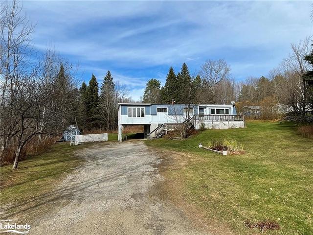 2363 60 Highway, House detached with 2 bedrooms, 1 bathrooms and 6 parking in Lake of Bays ON | Image 12