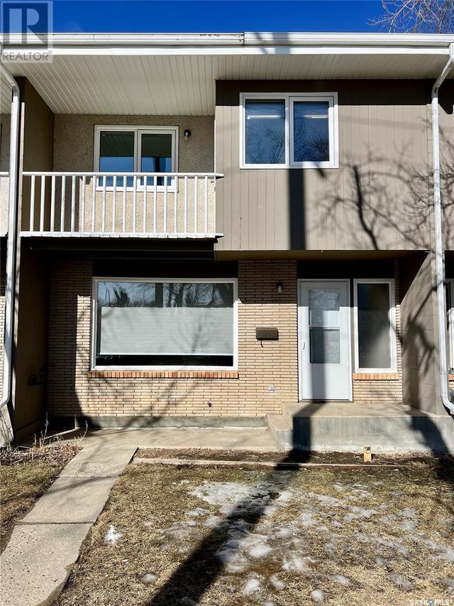1071 Sidney Street E, House attached with 3 bedrooms, 2 bathrooms and null parking in Swift Current SK | Image 26