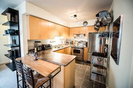 th 215 - 28 Douro St, Townhouse with 1 bedrooms, 2 bathrooms and 1 parking in Toronto ON | Image 1