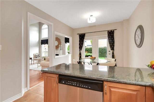 91 Gateway Dr, House detached with 4 bedrooms, 4 bathrooms and 2 parking in Aurora ON | Image 6