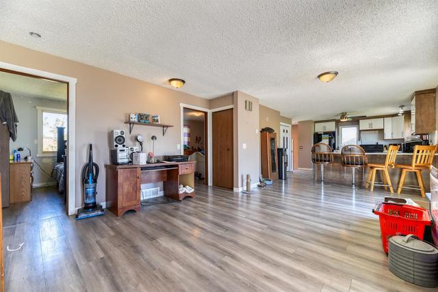 203044a Highway 1, House detached with 7 bedrooms, 3 bathrooms and null parking in Wheatland County AB | Image 23