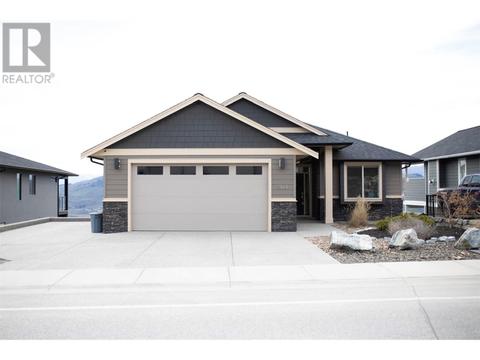 6644 Blackcomb Way, House detached with 5 bedrooms, 4 bathrooms and 2 parking in Vernon BC | Card Image