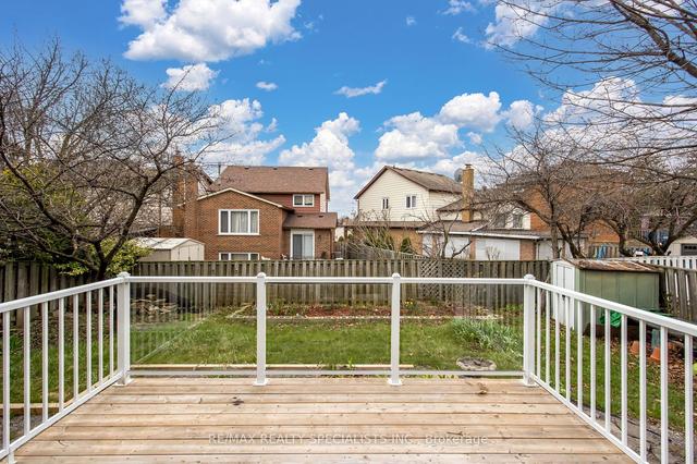 768 Thistle Down Crt, House detached with 3 bedrooms, 3 bathrooms and 3 parking in Mississauga ON | Image 16