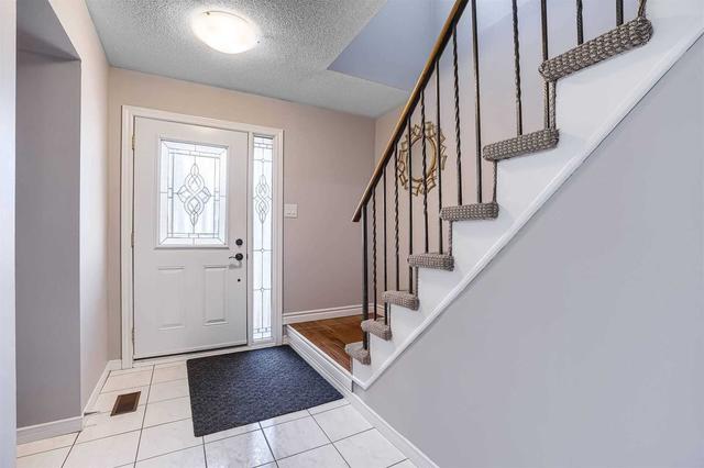 392 Hansen Rd N, House detached with 3 bedrooms, 3 bathrooms and 3 parking in Brampton ON | Image 21