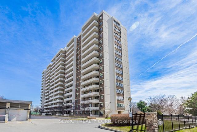 501 - 3 Lisa St, Condo with 2 bedrooms, 2 bathrooms and 1 parking in Brampton ON | Image 1
