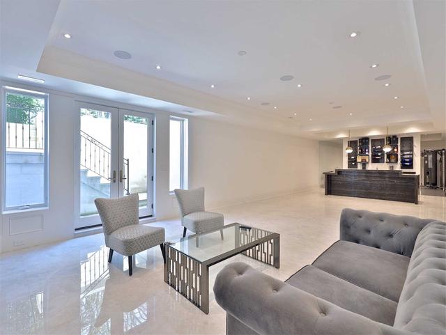 39 Arjay Cres, House detached with 5 bedrooms, 9 bathrooms and 11 parking in Toronto ON | Image 15