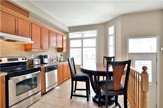 6 - 2351 Lakeshore Rd W, House attached with 3 bedrooms, 3 bathrooms and 1 parking in Oakville ON | Image 3