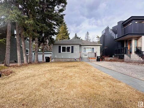 10544 130 St Nw, House detached with 3 bedrooms, 2 bathrooms and null parking in Edmonton AB | Card Image