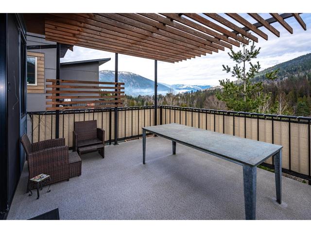 2430 Perrier Lane, House detached with 4 bedrooms, 3 bathrooms and 2 parking in Nelson BC | Image 31