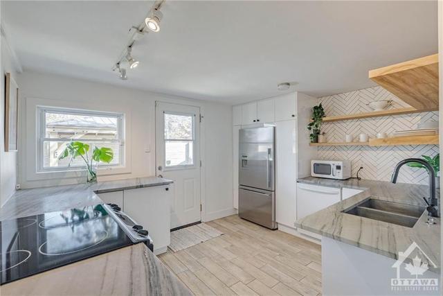 2748 Rowatt Street, House detached with 3 bedrooms, 1 bathrooms and 2 parking in Ottawa ON | Image 11