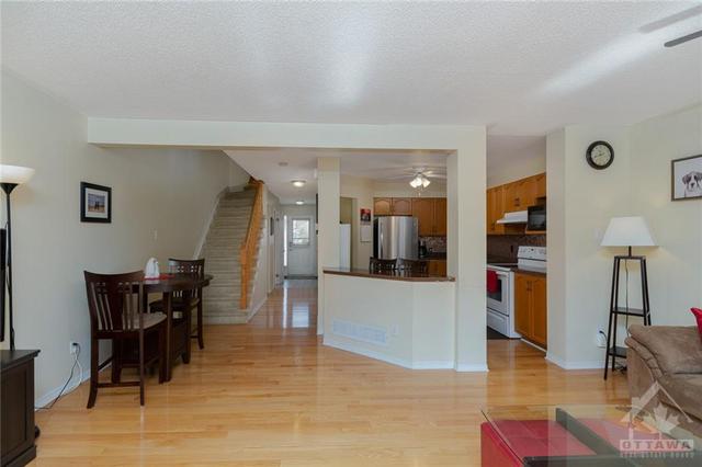 6 Woodford Way, Townhouse with 3 bedrooms, 3 bathrooms and 3 parking in Ottawa ON | Image 11