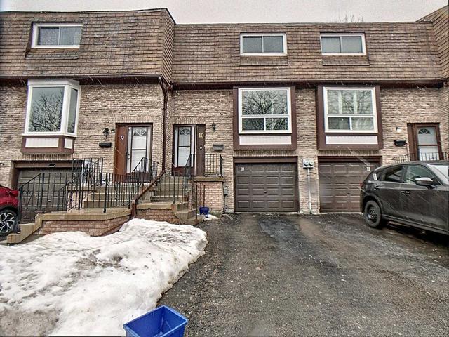 10 - 222 Pearson St, Townhouse with 3 bedrooms, 2 bathrooms and 2 parking in Oshawa ON | Card Image