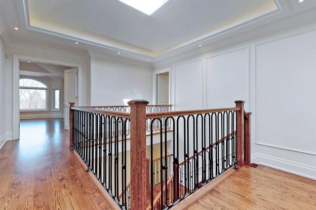 19 Ashgrove Pl, House detached with 5 bedrooms, 7 bathrooms and 6 parking in Toronto ON | Image 13