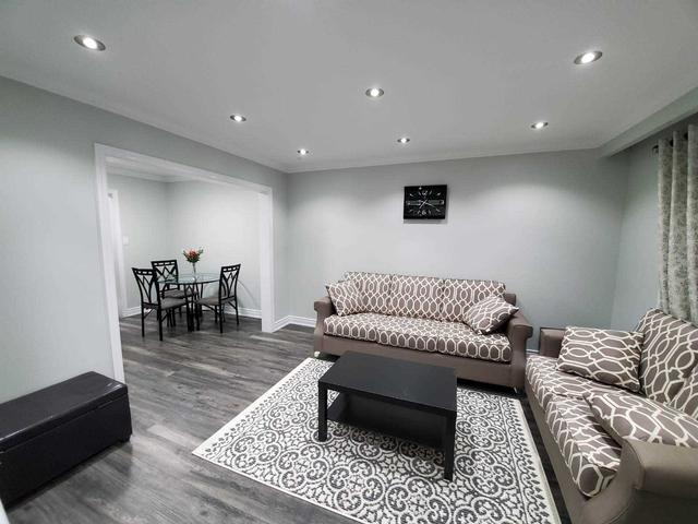 7573 Catalpa Rd, House semidetached with 4 bedrooms, 3 bathrooms and 5 parking in Mississauga ON | Image 11