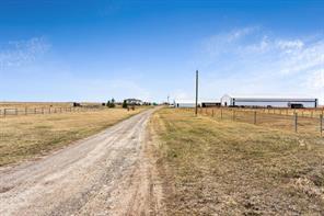 232072 Rge Rd 245, House detached with 3 bedrooms, 2 bathrooms and 10 parking in Wheatland County AB | Image 8