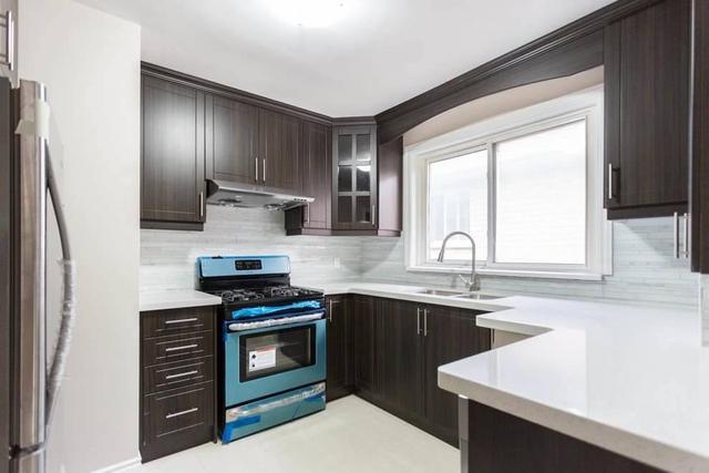 (upper) - 2125 Kipling Ave, House detached with 3 bedrooms, 2 bathrooms and 3 parking in Toronto ON | Image 10