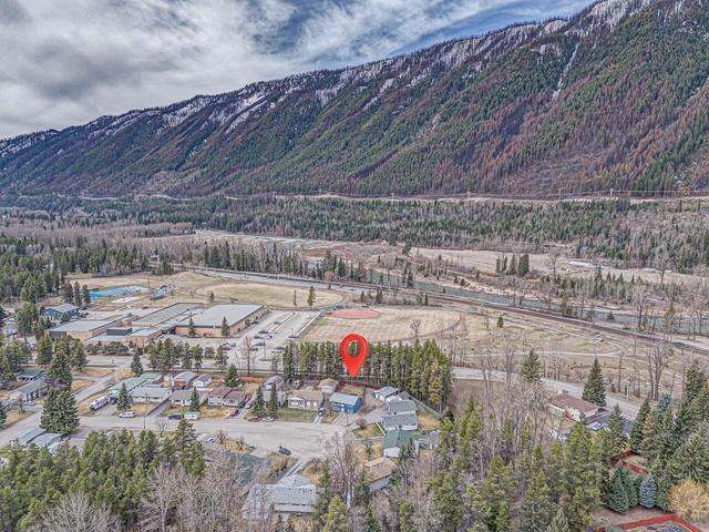 307 Lodgepole Place, House detached with 4 bedrooms, 2 bathrooms and null parking in Sparwood BC | Image 55