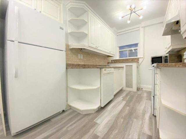 a - 343 St. Clair Ave W, House detached with 2 bedrooms, 1 bathrooms and 0 parking in Toronto ON | Image 13