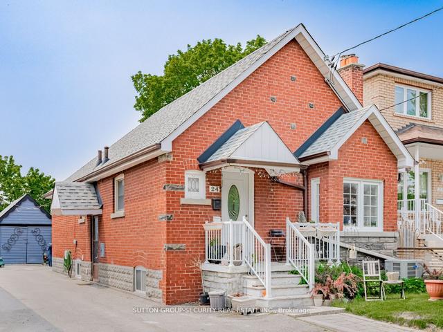 24 Guestville Ave, House detached with 2 bedrooms, 1 bathrooms and 0 parking in Toronto ON | Image 12