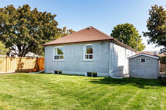 92 Cuffley Cres N, House detached with 3 bedrooms, 2 bathrooms and 4 parking in Toronto ON | Image 27