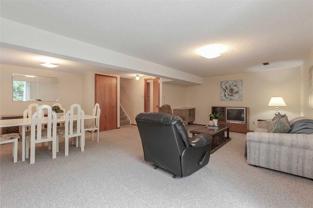 2405 Malcolm Cres, House detached with 3 bedrooms, 2 bathrooms and 3 parking in Burlington ON | Image 22