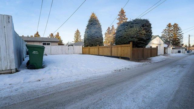 215 Tache Avenue Nw, House detached with 5 bedrooms, 2 bathrooms and 4 parking in Calgary AB | Image 25