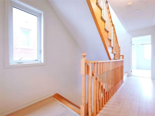 2374 Chevron Prince Path, Townhouse with 3 bedrooms, 3 bathrooms and 2 parking in Oshawa ON | Image 3