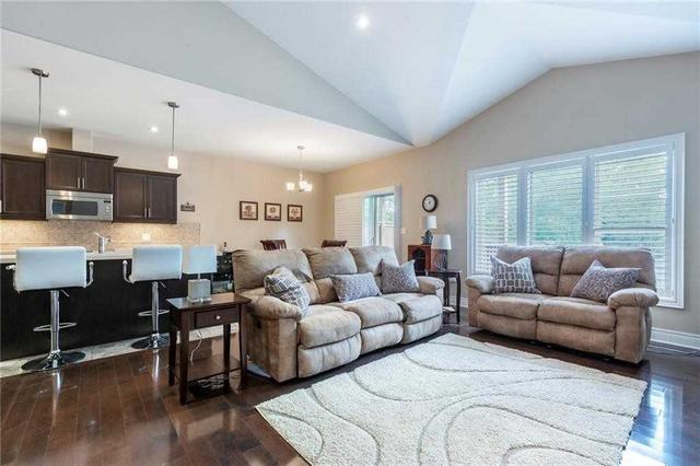 2 - 332 Pelham Rd, Townhouse with 2 bedrooms, 3 bathrooms and 4 parking in St. Catharines ON | Image 10