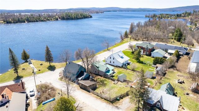 505 Gladstone Avenue, House detached with 2 bedrooms, 1 bathrooms and 2 parking in Greater Madawaska ON | Image 4