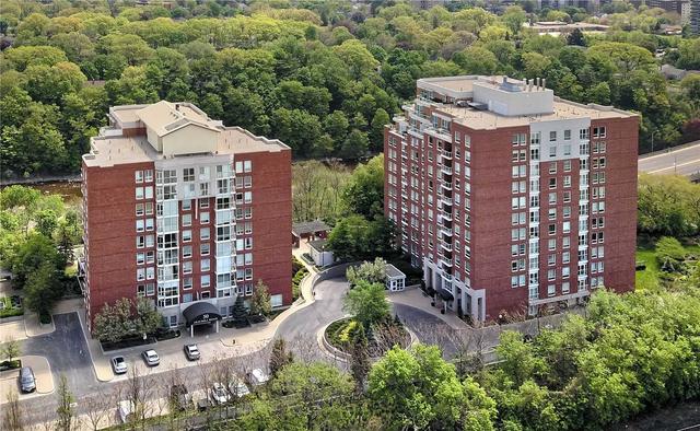 glb4 - 50 Old Mill Rd, Condo with 2 bedrooms, 3 bathrooms and 2 parking in Oakville ON | Image 12