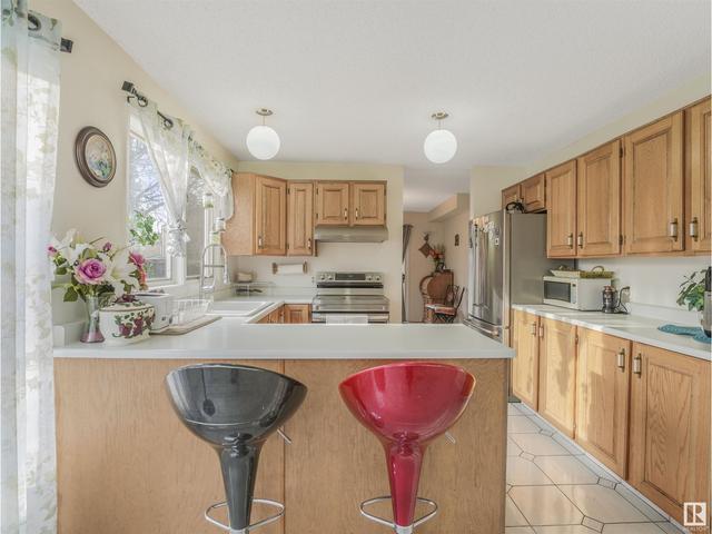 2216 113 St Nw, House semidetached with 4 bedrooms, 2 bathrooms and null parking in Edmonton AB | Image 28