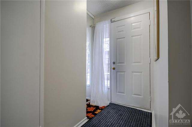 6 Corley Private, Townhouse with 4 bedrooms, 3 bathrooms and 2 parking in Ottawa ON | Image 3