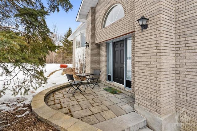 1335 Galetta Side Road, House detached with 4 bedrooms, 2 bathrooms and 8 parking in Ottawa ON | Image 3