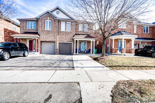 32 Lockheed Cres, House semidetached with 3 bedrooms, 4 bathrooms and 5 parking in Brampton ON | Card Image