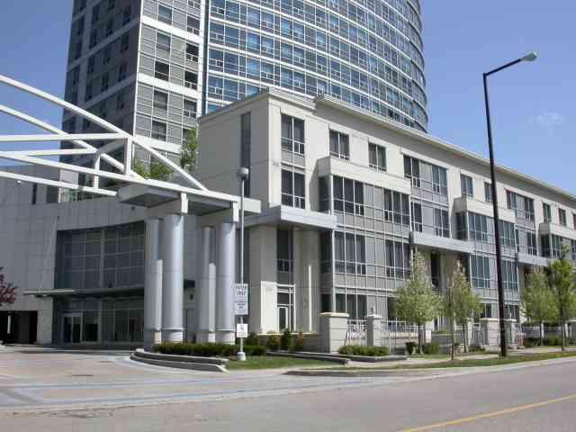 th331 - 38 Lee Centre Dr, Townhouse with 2 bedrooms, 3 bathrooms and 3 parking in Toronto ON | Image 1