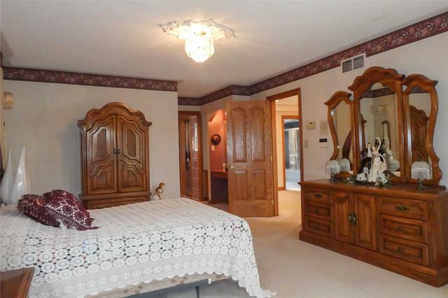 1036 Murphy Rd, House detached with 5 bedrooms, 4 bathrooms and 10 parking in Sarnia ON | Image 14