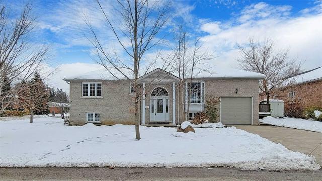 201 Bryan Crt, House detached with 2 bedrooms, 3 bathrooms and 3 parking in Collingwood ON | Card Image
