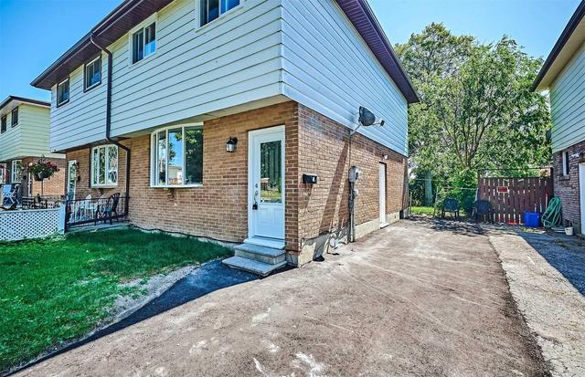 393 Dwight Ave, House semidetached with 4 bedrooms, 3 bathrooms and 2 parking in Oshawa ON | Image 1