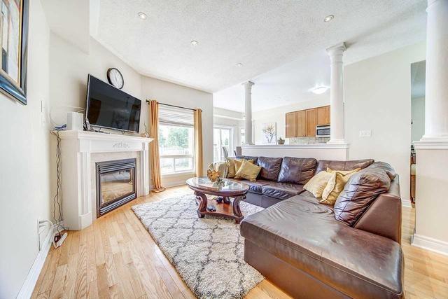 92 Harty Cres, House detached with 4 bedrooms, 4 bathrooms and 4 parking in Ajax ON | Image 5