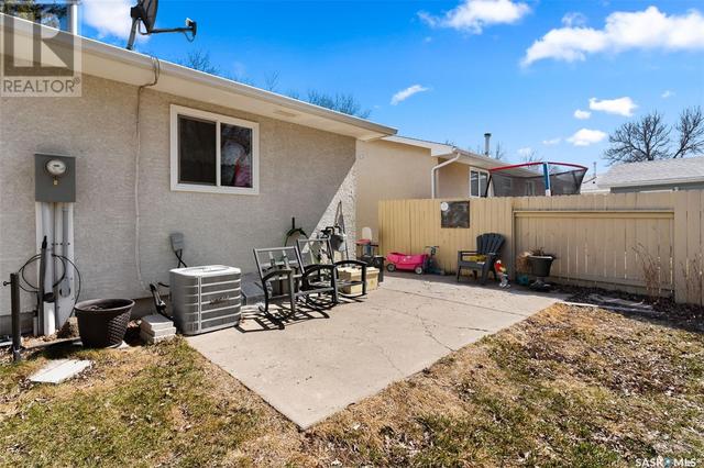 56 Usher Street, House detached with 3 bedrooms, 2 bathrooms and null parking in Regina SK | Image 25