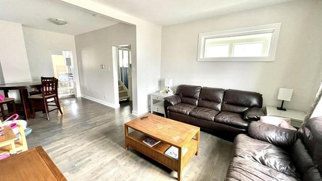 724 Marks St S, House detached with 3 bedrooms, 1 bathrooms and null parking in Thunder Bay ON | Card Image