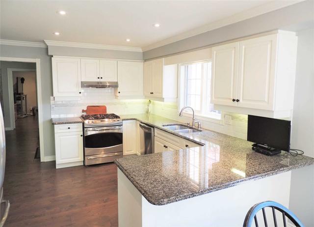 949 Wintergreen Pl, House detached with 4 bedrooms, 3 bathrooms and 6 parking in Burlington ON | Image 4