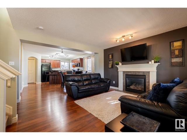 136 Summerwood Dr, House detached with 4 bedrooms, 3 bathrooms and 2 parking in Edmonton AB | Image 1