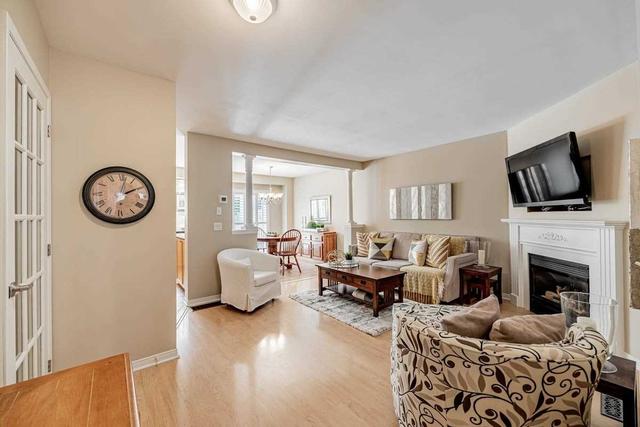 2001 Atkinson Dr, Condo with 3 bedrooms, 3 bathrooms and 2 parking in Burlington ON | Image 28