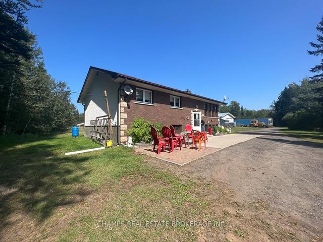 2528 Dawson Rd, House detached with 3 bedrooms, 2 bathrooms and 50 parking in Thunder Bay ON | Image 12